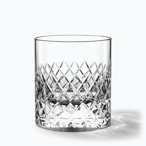 Verre à Whisky Gravure, avec son ombre portée, sur fond blanc