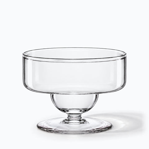 Verre Cocktail Plat, avec son ombre portée, sur fond blanc