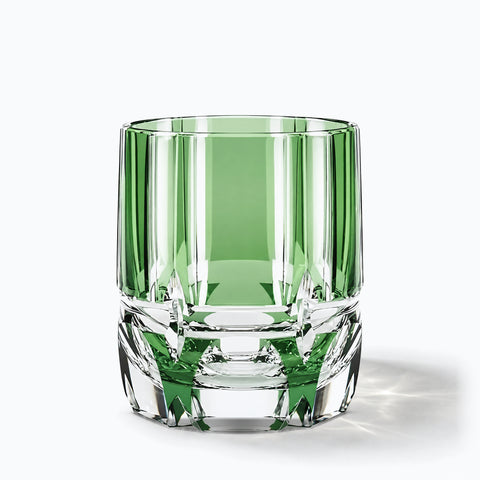 Verre Edo Kiriko, avec son ombre portée, sur fond blanc