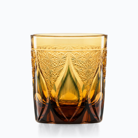 Verre Yuhi, couleur emeraude, sur fond blanc
