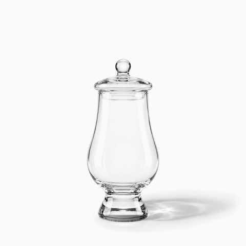 Verre Glencairn Rhum · Havane, avec son ombre portée, sur fond blanc