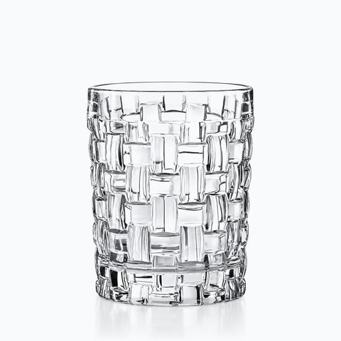 Verre à Eau Design Italien, sur fond blanc