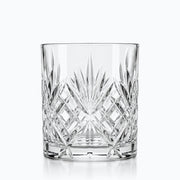 Verre Old Fashioned, sur fond blanc