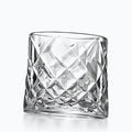 Verre à Whisky Penché, sur fond blanc