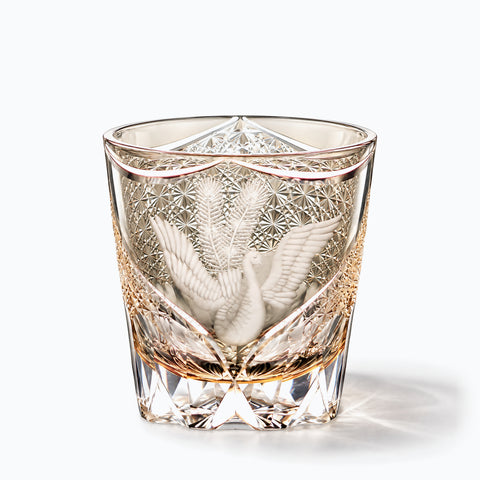 Verre Phoenix, avec son ombre portée, sur fond blanc