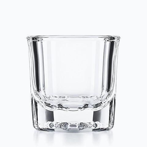 Verre Shooter à Whisky, sur fond blanc