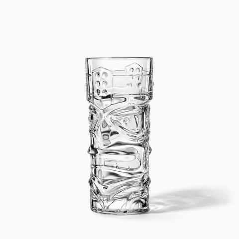 Verre Tiki, avec son ombre portée, sur fond blanc