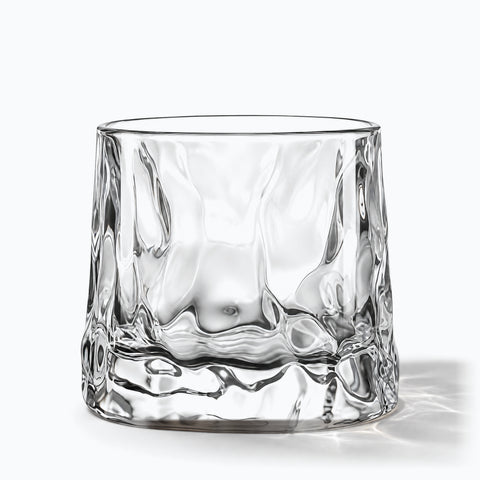Verre à Whisky Toupie, avec son ombre portée, sur fond blanc