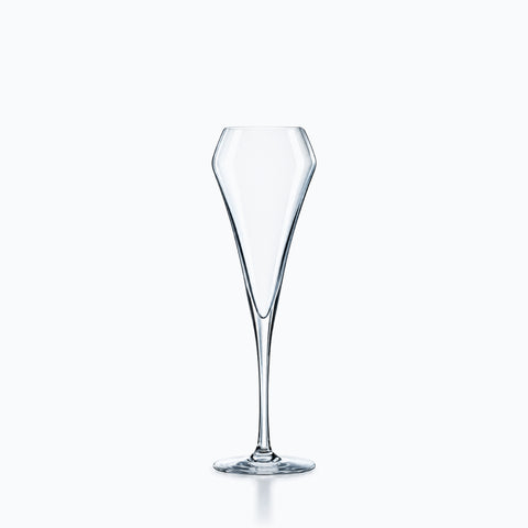 Verre à Tulipe Champagne CristalFlora, sur fond blanc