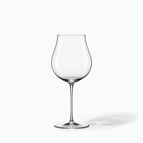 Verre à vin Choral en cristal seul sur fond blanc, ombre portée