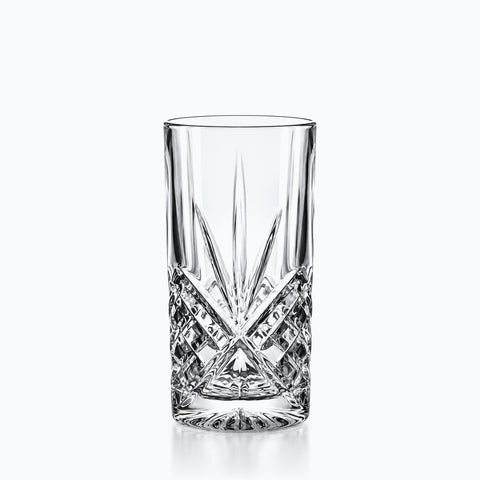 Verre Tumbler, modèle classicquaff, sur fond blanc