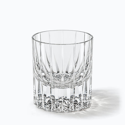 Cristal Taillé Verre à Whisky, avec son ombre portée, sur fond blanc