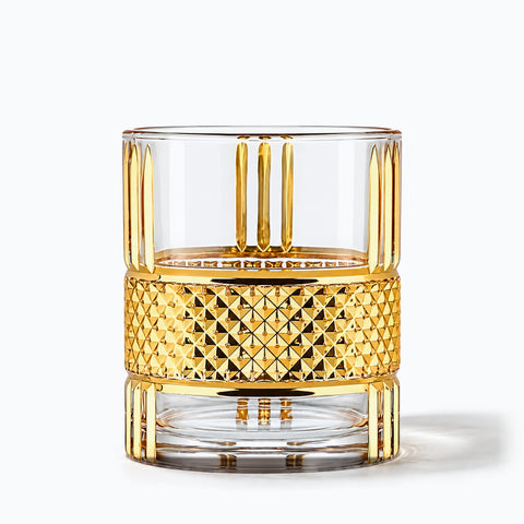 Verre Whisky Or, avec son ombre portée, sur fond blanc