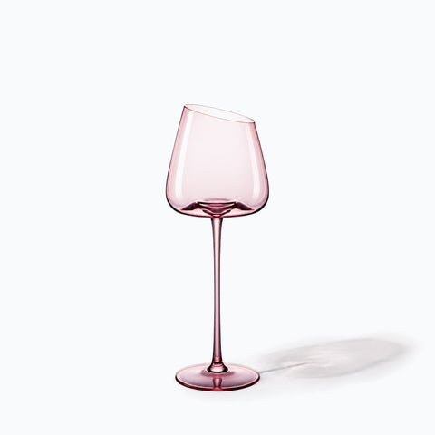 Verres à Vin Originaux, avec son ombre portée, sur fond blanc