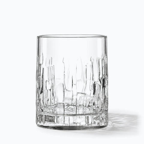 Vrai Verre à Whisky, avec son ombre portée, sur fond blanc